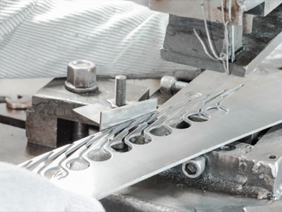 Horizon-nail-clipper-and-scissors-manufacturing-process-cutting