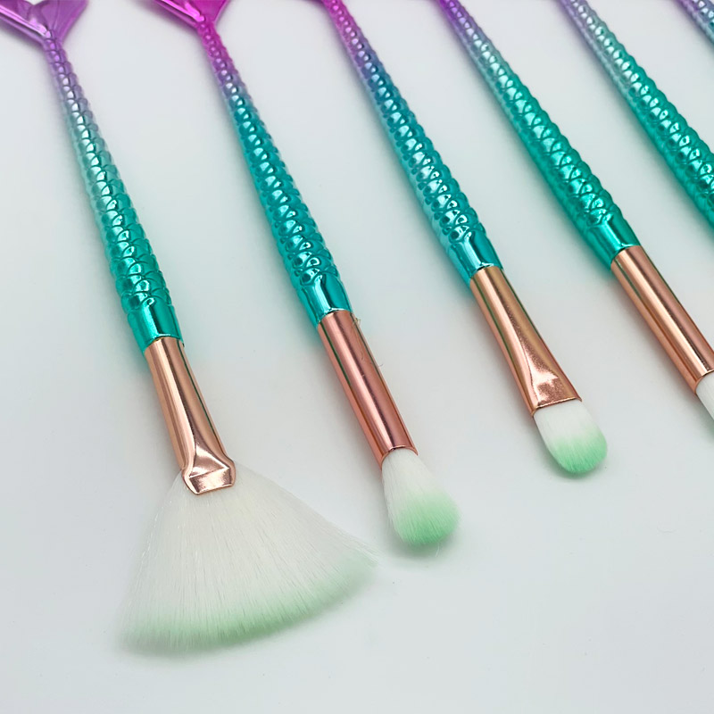 How many types of pinterest makeup brushes are there? 