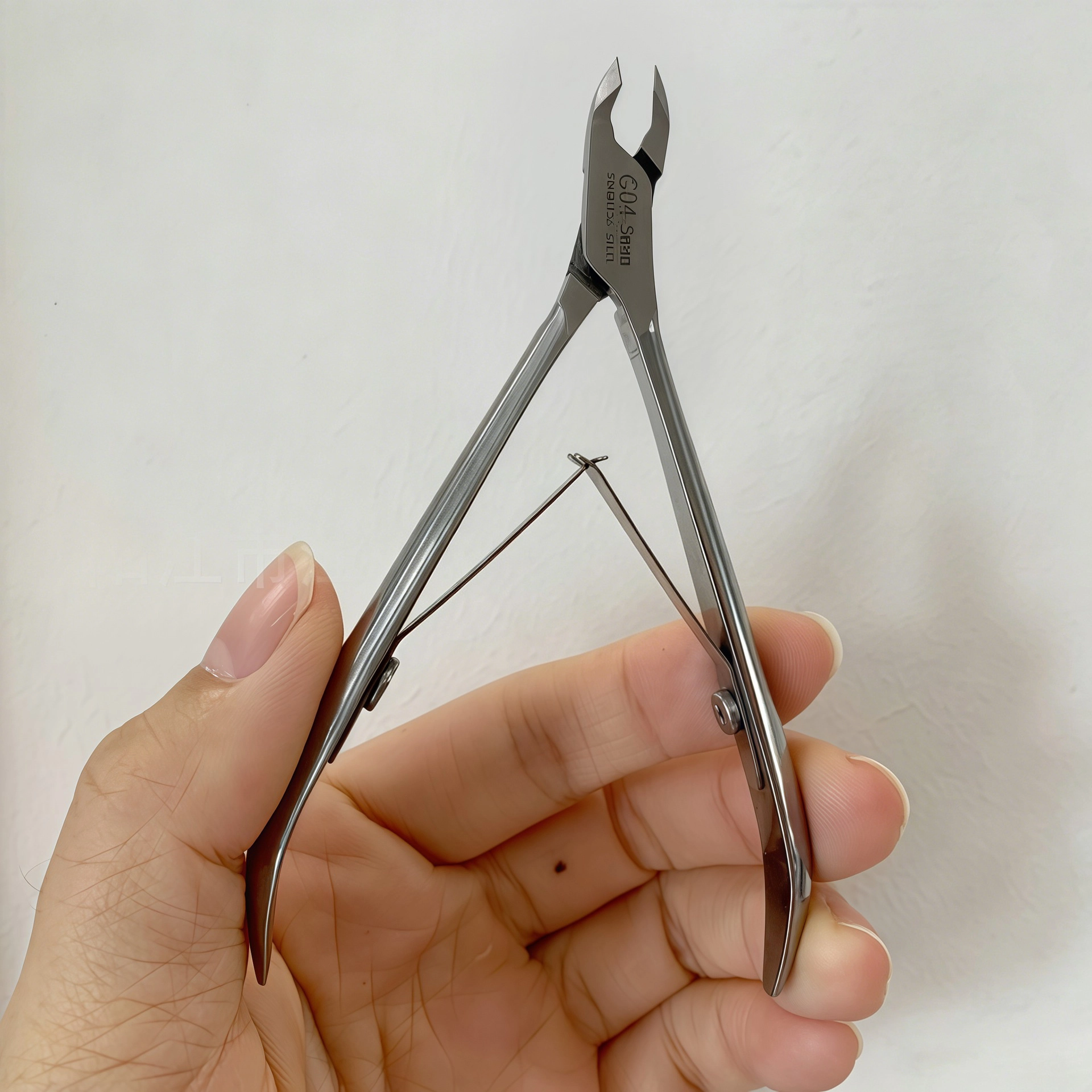 Ergonomic Stainless Steel Nail Nipper, Precision Cuticle Trimming Tool NP-8719